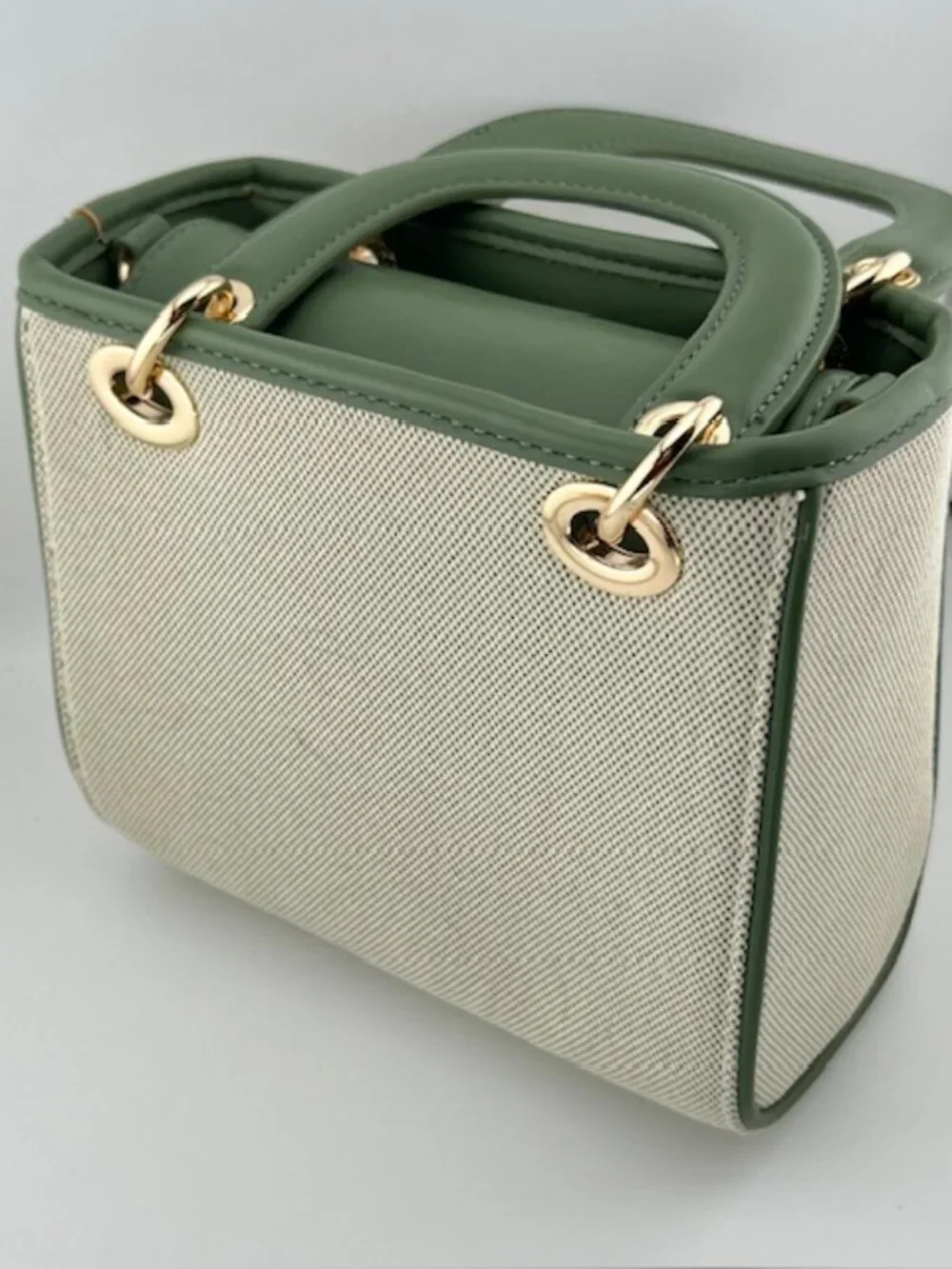 Madison West Green/Cream Contemporary Convertible Crossbody Handbag NWOT